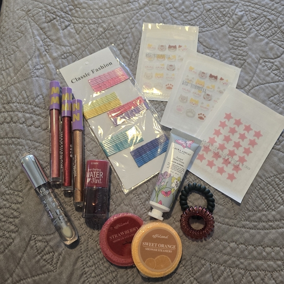 Makeup / beauty bundle - Picture 1 of 5